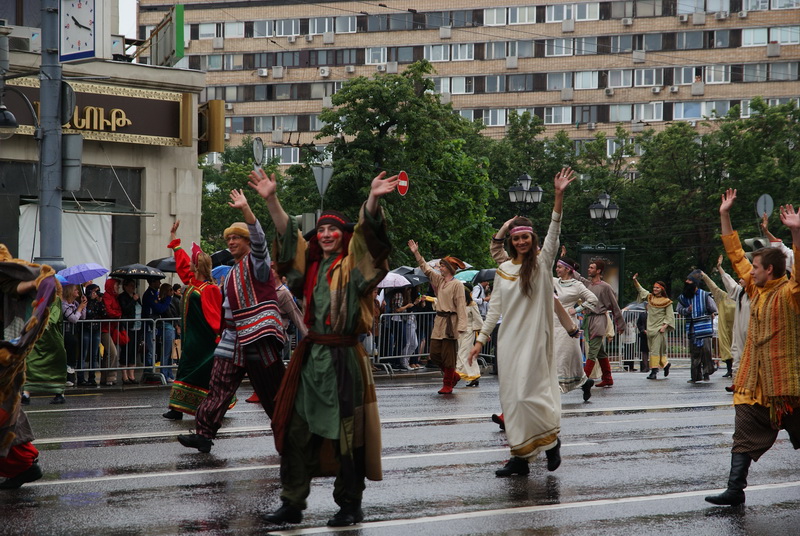 Первый городской исторический карнавал «Парад округов»